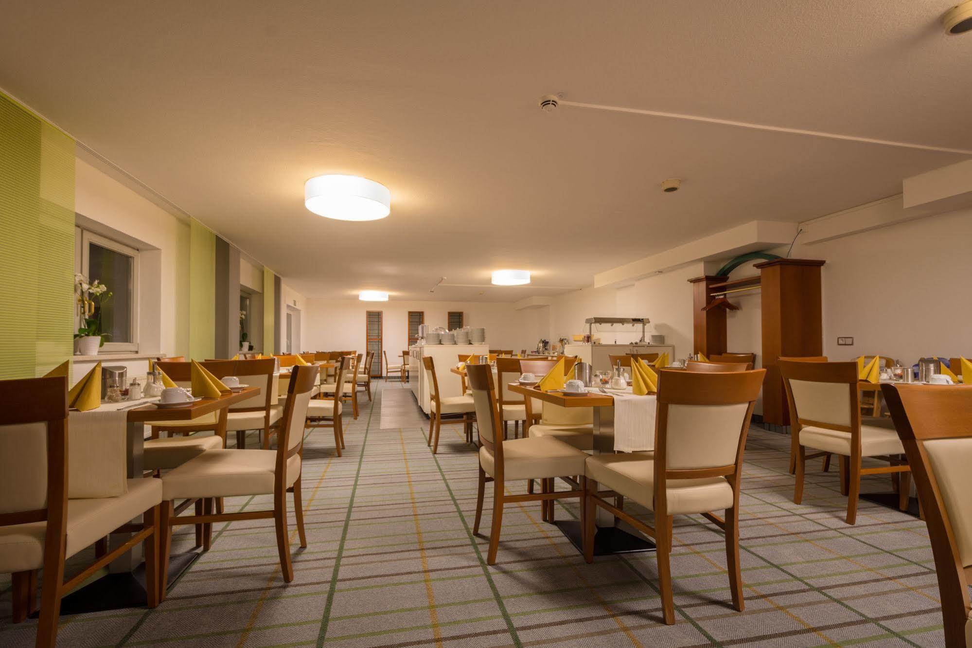 Hotel Fortuna Schwaebisch Gmuend Exterior photo